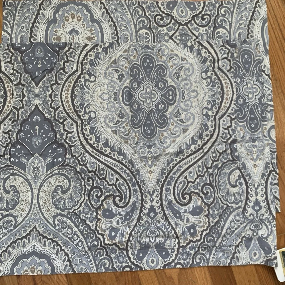 Pottery Barn Beale Paisley Duvet Cover And Two Shams